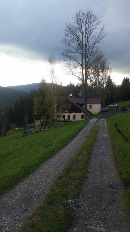 Strážné 爪哇小屋旅馆酒店 外观 照片